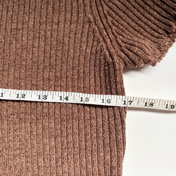 button-down blouse with details on the edges - Picture 8 of 14